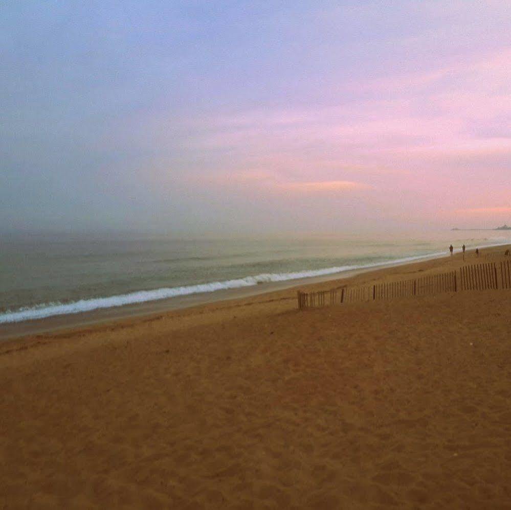 Misquamicut Beach Front Inn Westerly Exteriör bild